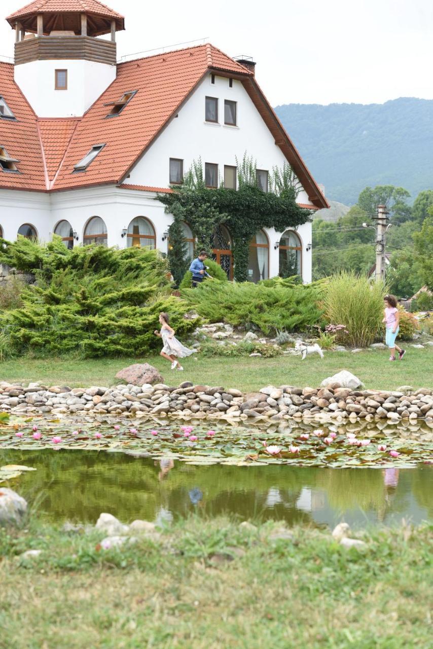 Conacul Secuiesc-Szekelyko Kuria Hotel Coltesti Zewnętrze zdjęcie